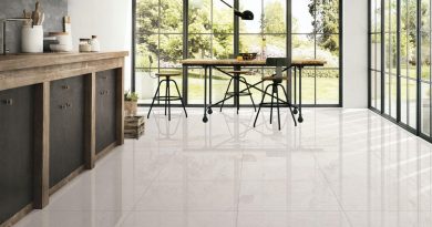 Carrelage et lumière : comment jouer avec les reflets pour agrandir vos espaces ?