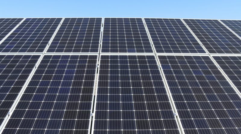 Révolution énergétique : découvrez le panneau solaire hybride nouvelle génération !