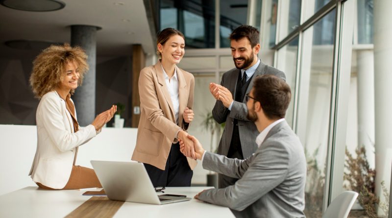 Comment un expert en renseignement peut réussir sa transition vers le secteur privé ?