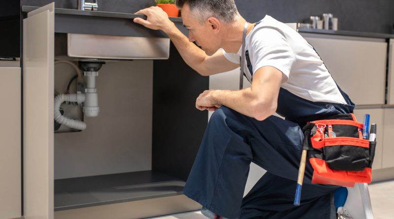 Quels services demander à un plombier de Sartrouville pour votre logement ?